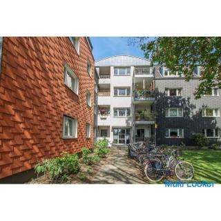 Your new home in Cologne Junkersdorf! Well-maintained 4-room apt. with a large balcony in a desirabl